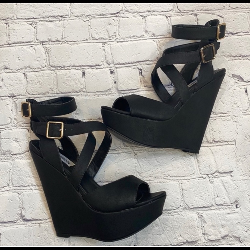 steve madden black wedges